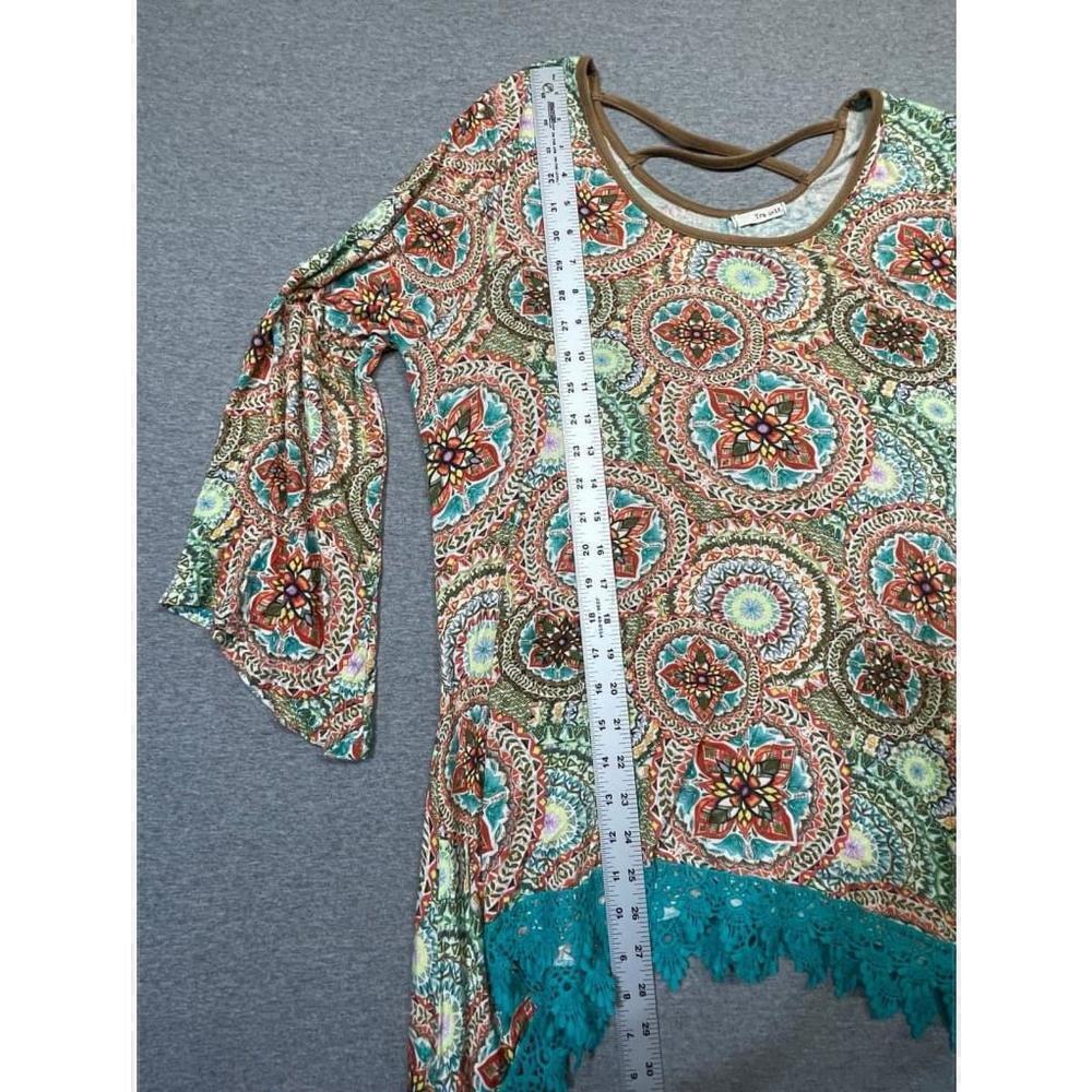 Women’s Tru Self shark bite shirt. Ladies large very flowy - Picture 5 of 6